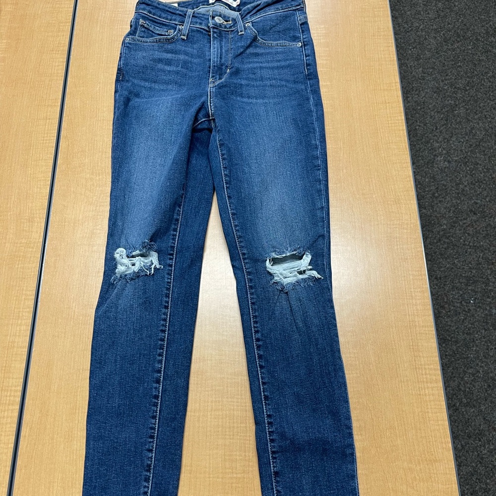 Womens Levis